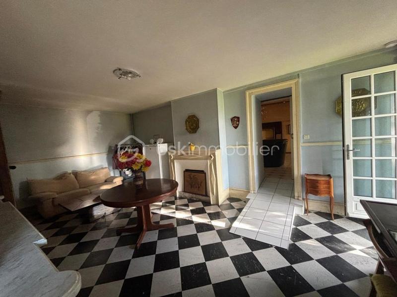 Demeure - 234 m² - 8 pièces