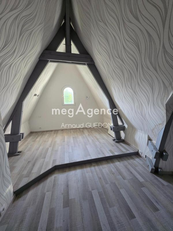 Maison - 205 m² - 9 pièces