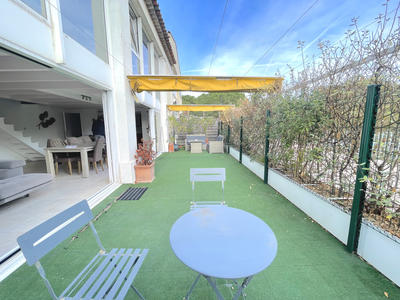 Appartement - 99 m² - 4 pièces