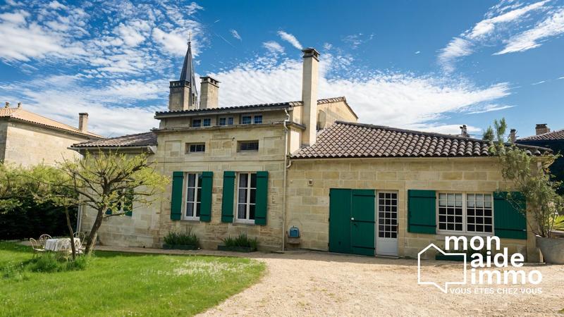 Maison - 250 m² - 7 pièces