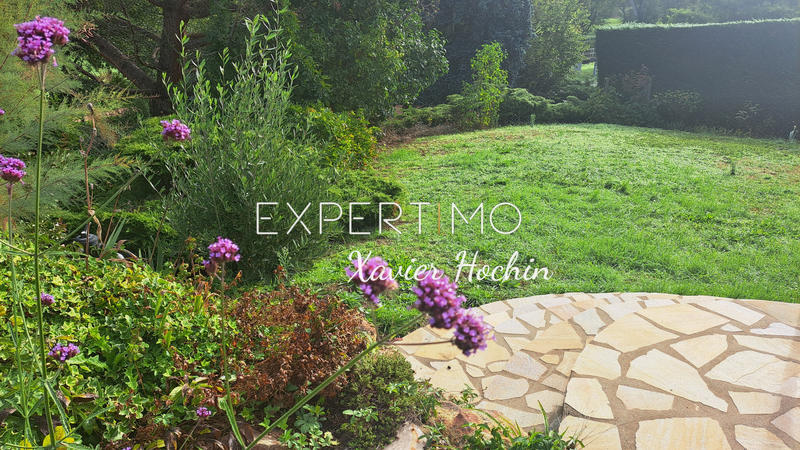 Maison - 277 m² - 7 pièces