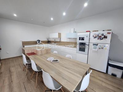 Maison traditionnelle - 180 m² - 5 pièces