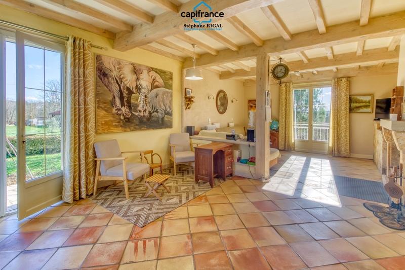 Maison - 185 m² - 8 pièces