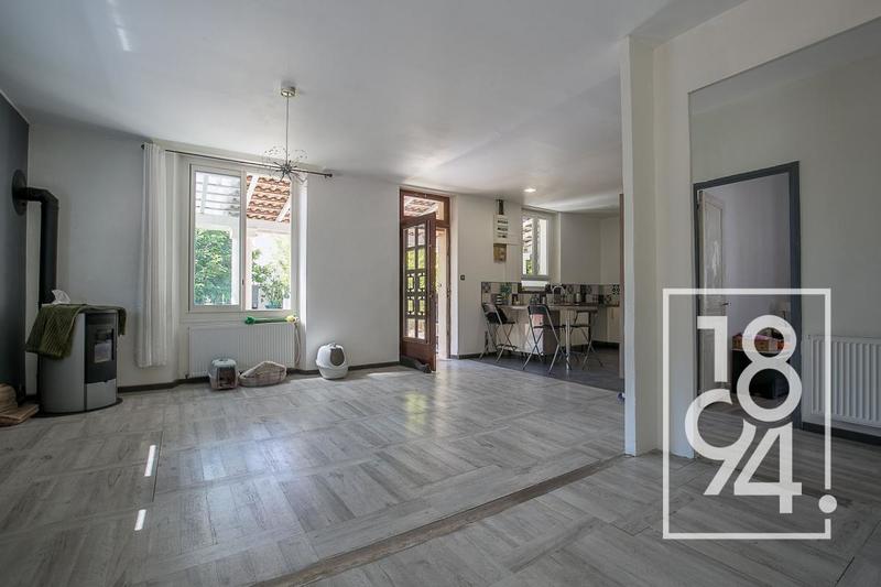 Maison - 209 m² - 3 pièces