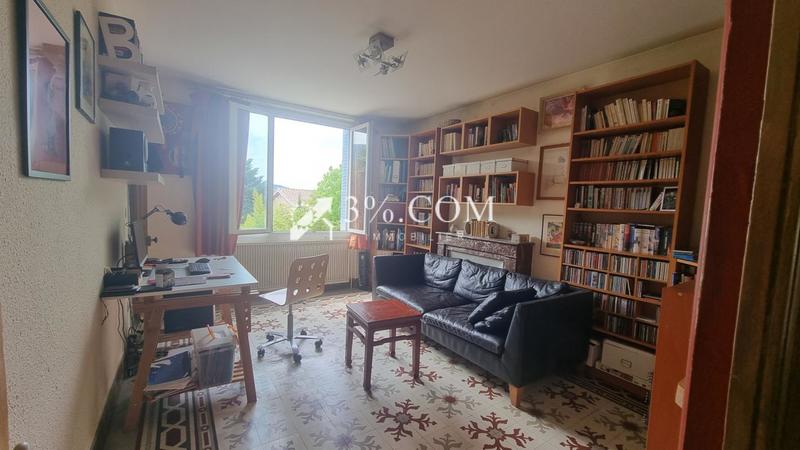 Maison - 240 m² - 8 pièces