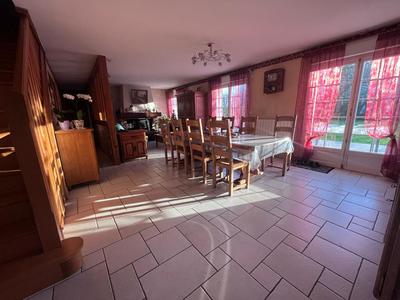 Maison - 130 m² - 8 pièces