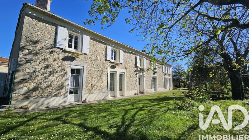 Maison - 290 m² - 10 pièces