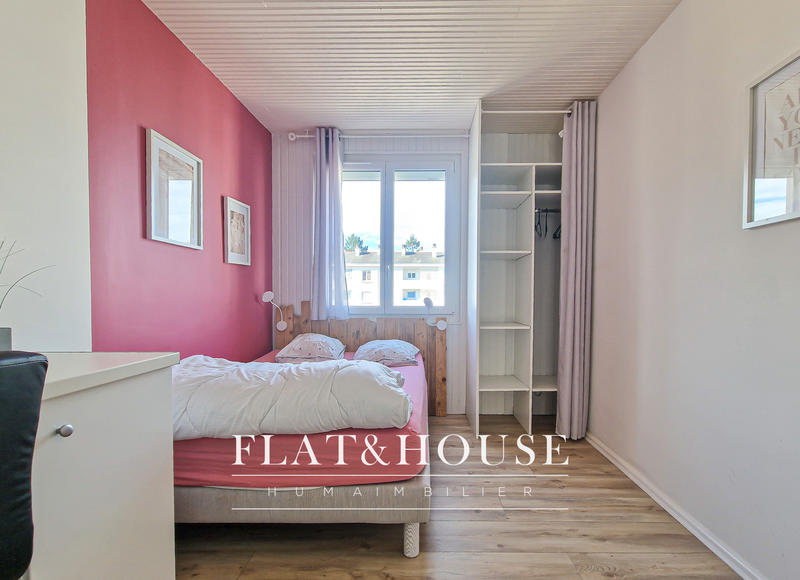 Appartement - 77 m² - 5 pièces