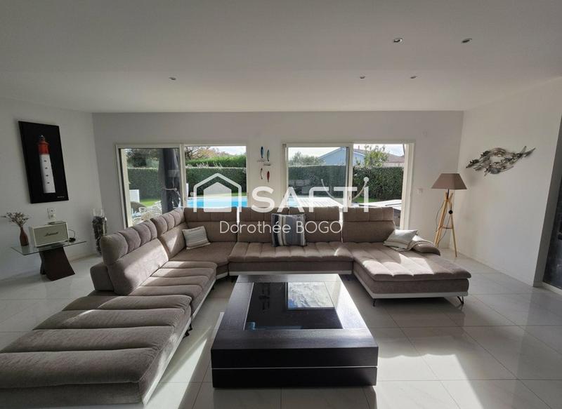 Maison - 180 m² - 5 pièces