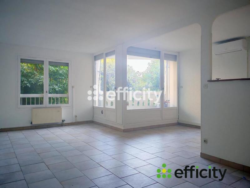 Appartement - 90 m² - 4 pièces