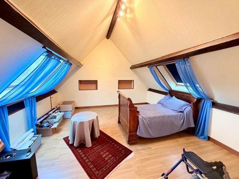 Maison - 250 m² - 10 pièces