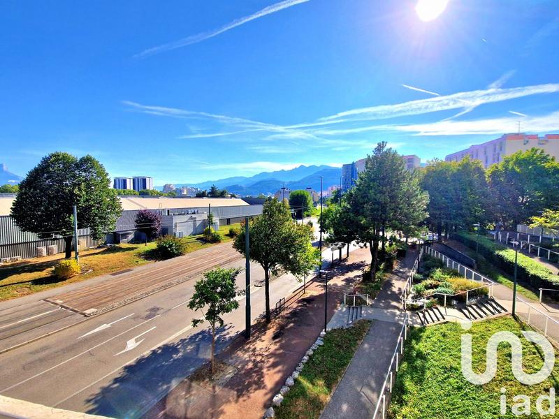 Appartement - 80 m² - 5 pièces