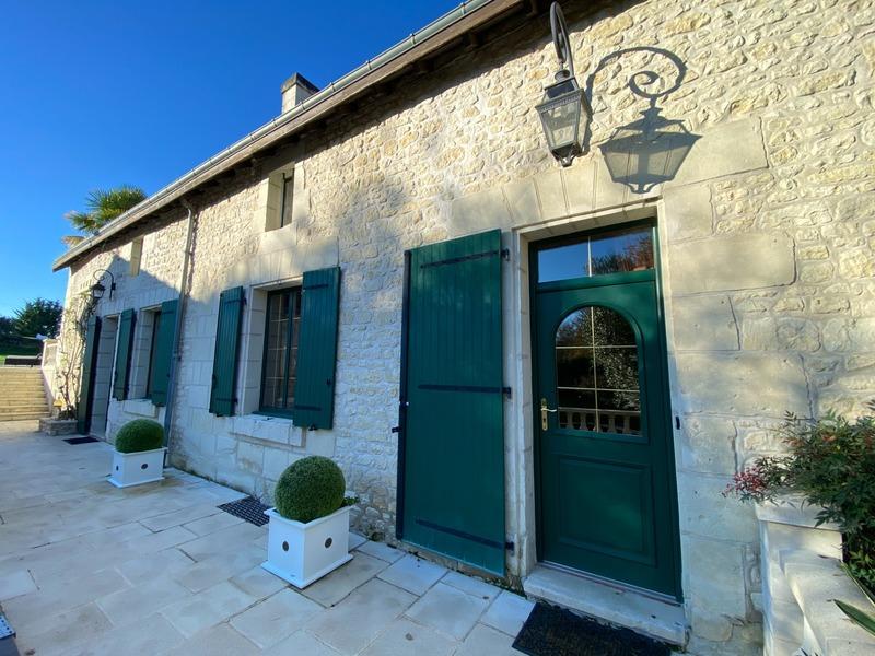 Propriété - 657 m² - 16 pièces