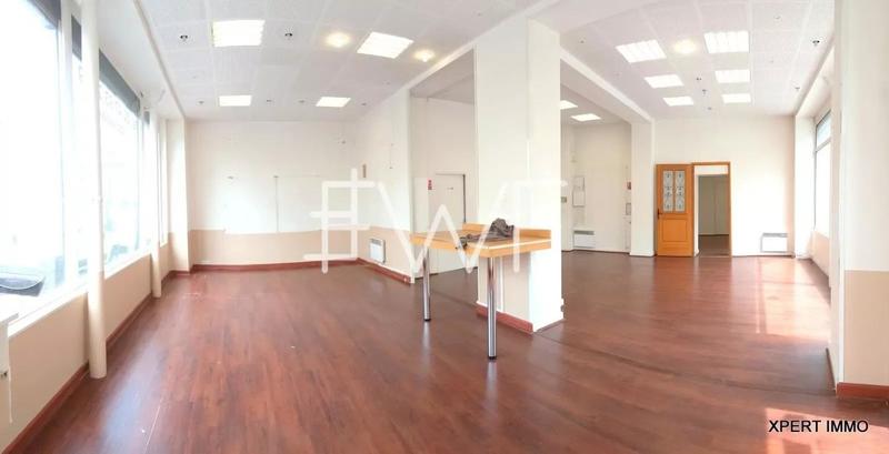 Local d'activité / Entrepôt - 170 m² - 8 pièces