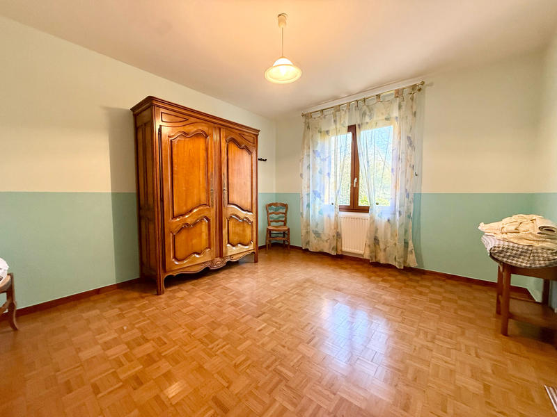 Maison - 218 m² - 7 pièces