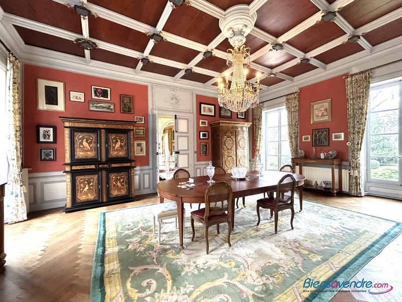 Château - 632 m² - 12 pièces