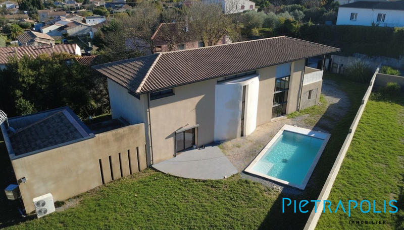 Maison - 199 m² - 2 pièces