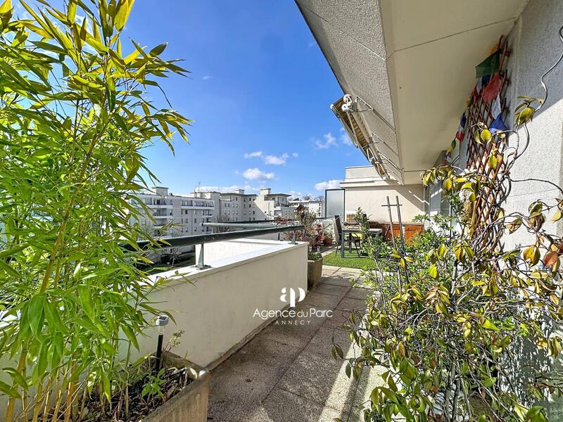 Appartement - 100 m² - 4 pièces