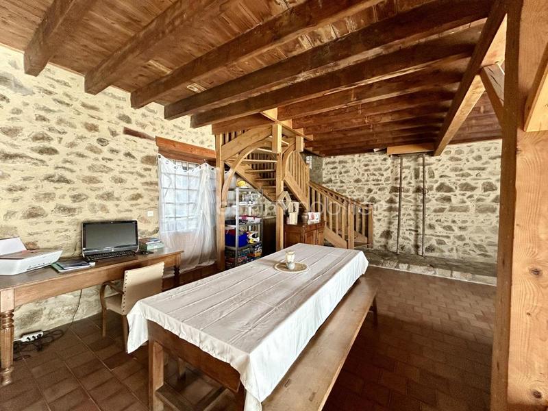 Maison - 284 m² - 9 pièces