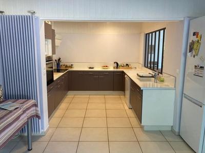 Maison - 265 m² - 9 pièces