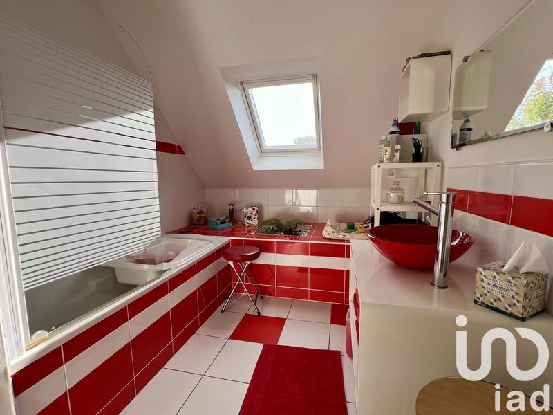 Maison - 185 m² - 9 pièces