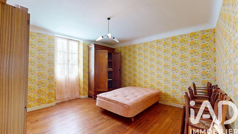 Maison - 216 m² - 10 pièces