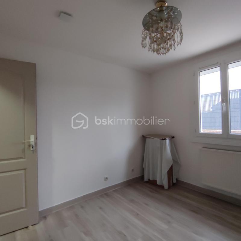 Maison traditionnelle - 90 m² - 4 pièces