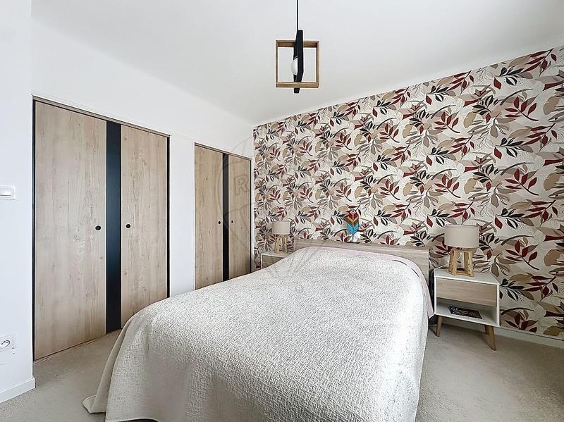 Maison - 204 m² - 8 pièces