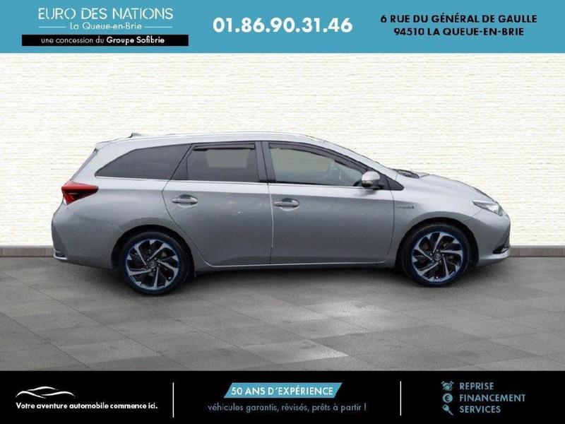 Toyota Auris Touring Sports Hybride 136h Design