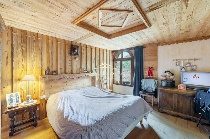 Maison - 204 m² - 10 pièces