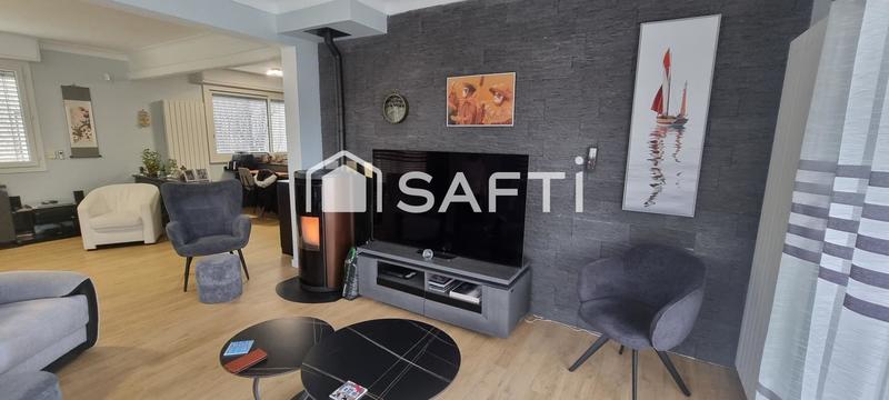 Maison - 240 m² - 8 pièces