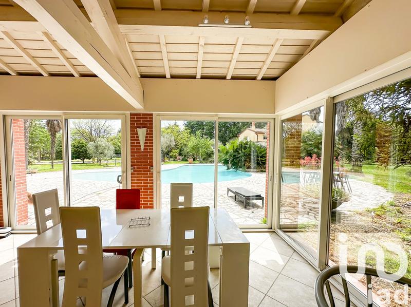 Maison - 360 m² - 5 pièces