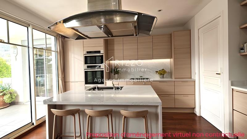 Appartement - 152 m² - 5 pièces