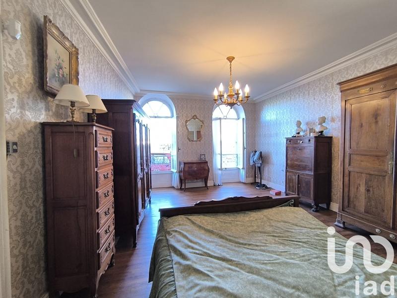 Maison - 170 m² - 8 pièces