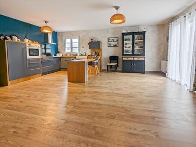 Maison - 165 m² - 8 pièces