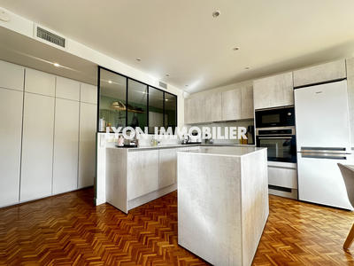 Appartement - 82 m² - 3 pièces