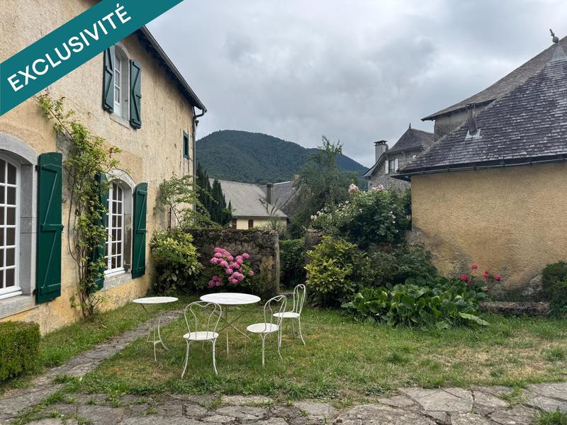 Maison de maîtres - 300 m² - 7 pièces