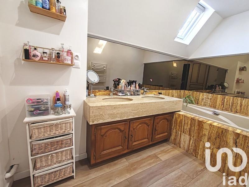 Maison - 210 m² - 7 pièces