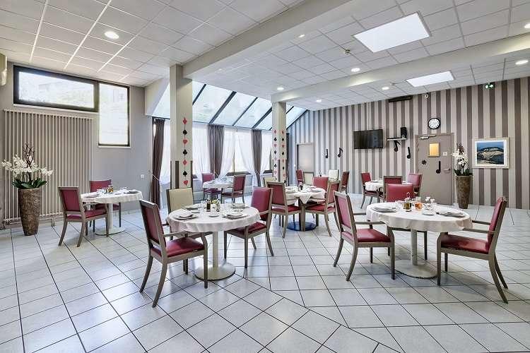 Appartement ancien - 23 m² - 1 pièce