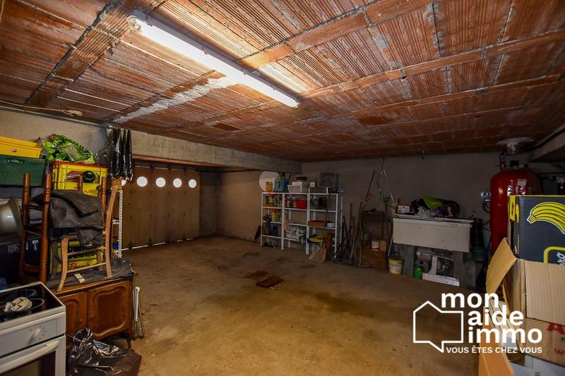 Maison traditionnelle - 240 m² - 9 pièces