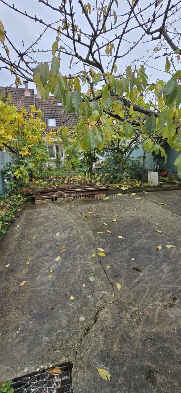 Maison - 98 m² - 5 pièces