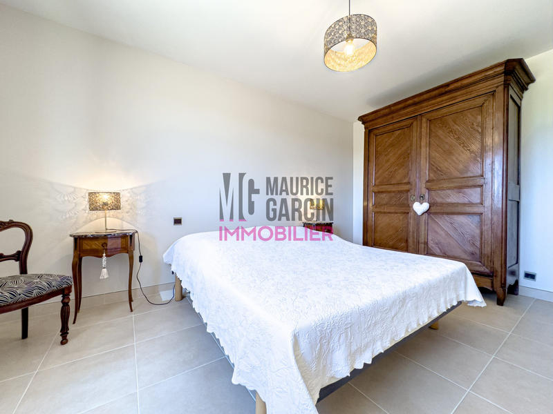 Maison - 211 m² - 6 pièces