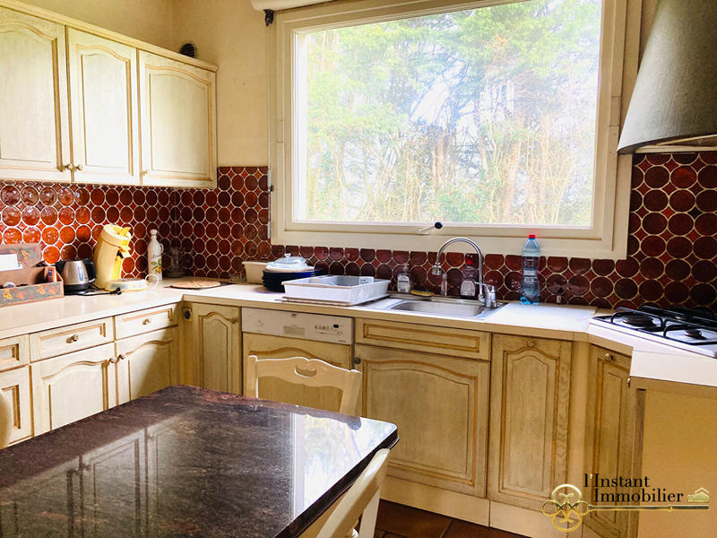 Maison - 206 m² - 8 pièces