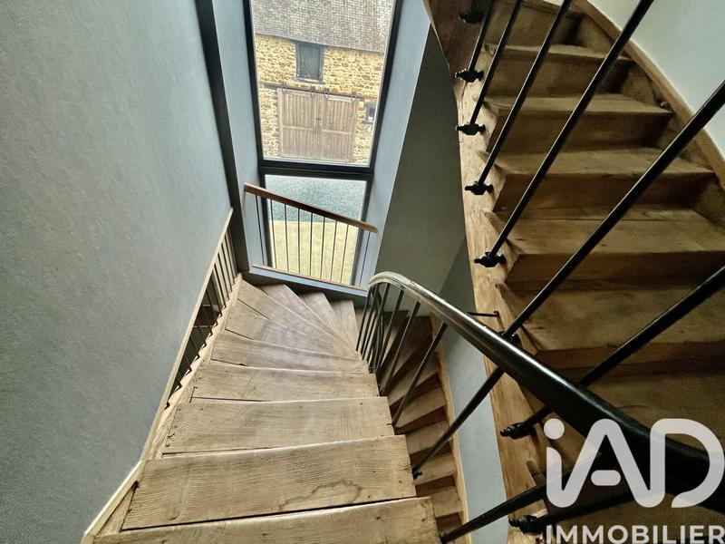 Maison - 225 m² - 10 pièces