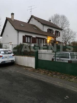 Maison traditionnelle - 175 m² - 9 pièces