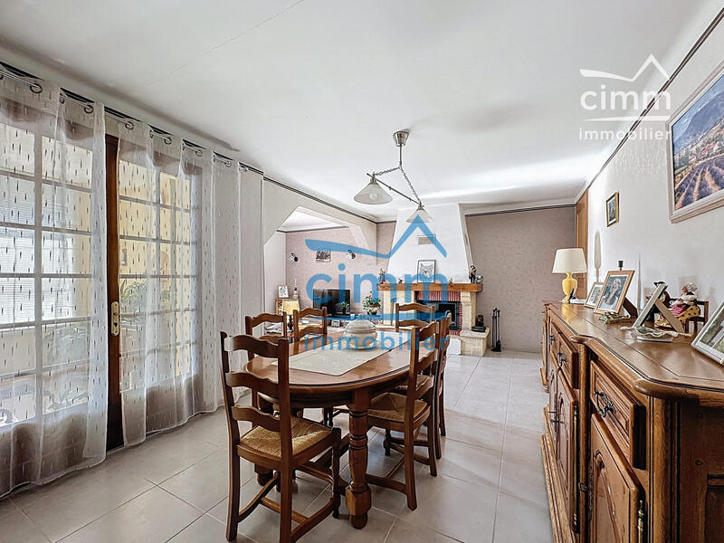 Maison traditionnelle - 188 m² - 7 pièces