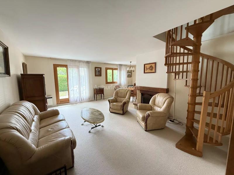 Maison - 147 m² - 8 pièces