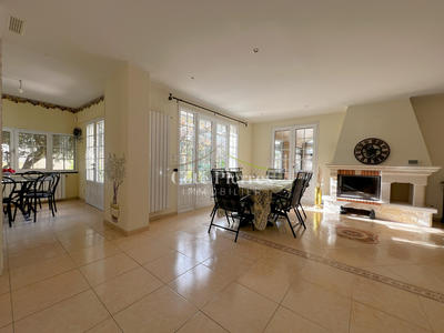 Maison - 178 m² - 7 pièces