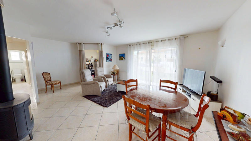 Maison - 96 m² - 3 pièces