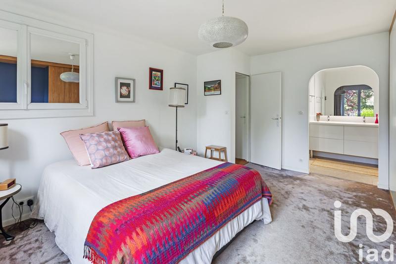 Maison - 205 m² - 5 pièces